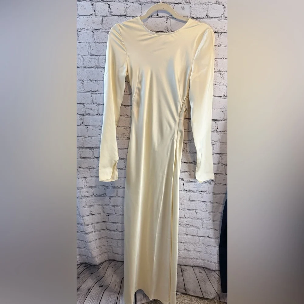 Elegant Cream Long Sleeve Dress - Picture 1 of 4